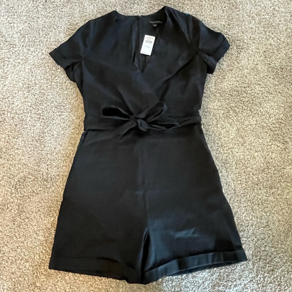 BANANA REPUBLIC NWT Romper size 4t - Picture 1 of 3